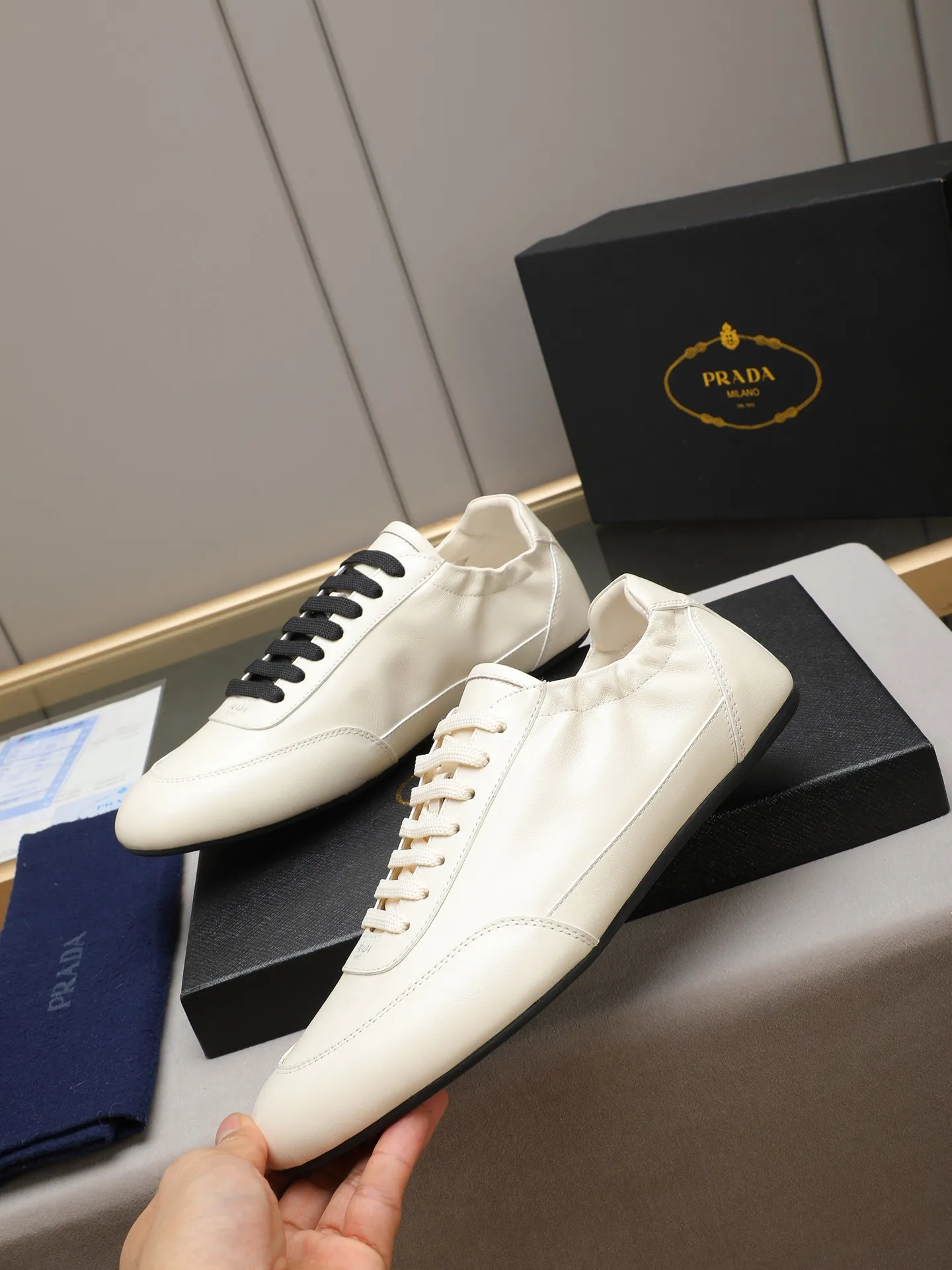 Men's shoes 💰520 PRADA, original version developed 1:1. Fabric sheepskin ➕Imported water-dyed sheep lining, rubber outsole, code number 38 to 44 (45 customized)
